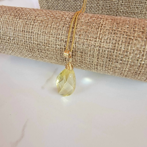 Lemon Quartz  Necklace Minimalist Crystal Gemstone - Picture 2 of 4